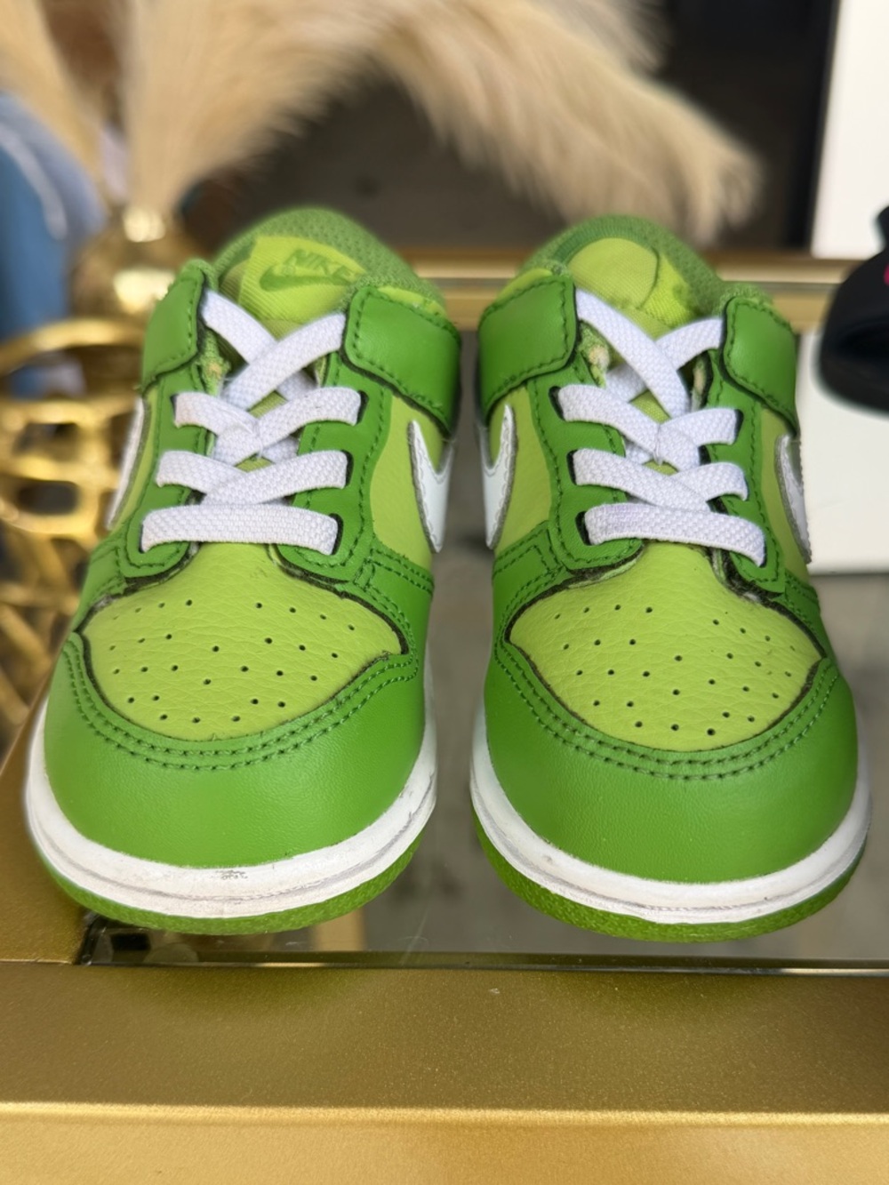 Boys 7C Nike Dunk Low “Green Bean” Green and White - Picture 2 of 5